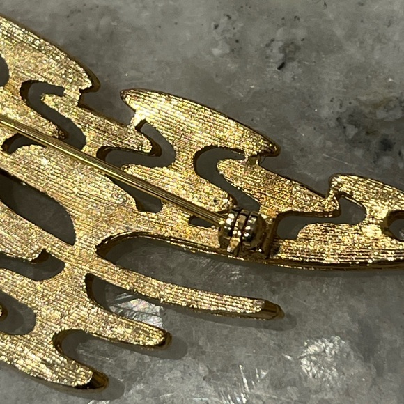 Vintage deco abstract gold tone Coro brooch - Picture 5 of 6